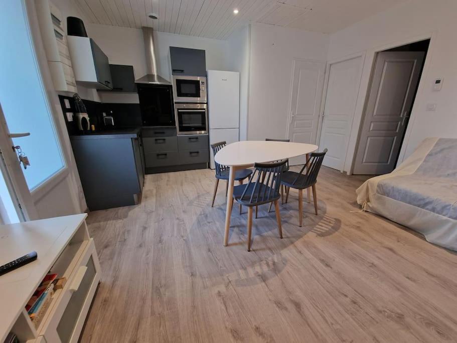 Superbe Appartement Renove A Neuf Centre Bourg เบรม ซูร์ แมร์ ภายนอก รูปภาพ