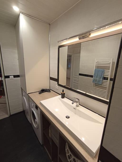 Superbe Appartement Renove A Neuf Centre Bourg เบรม ซูร์ แมร์ ภายนอก รูปภาพ